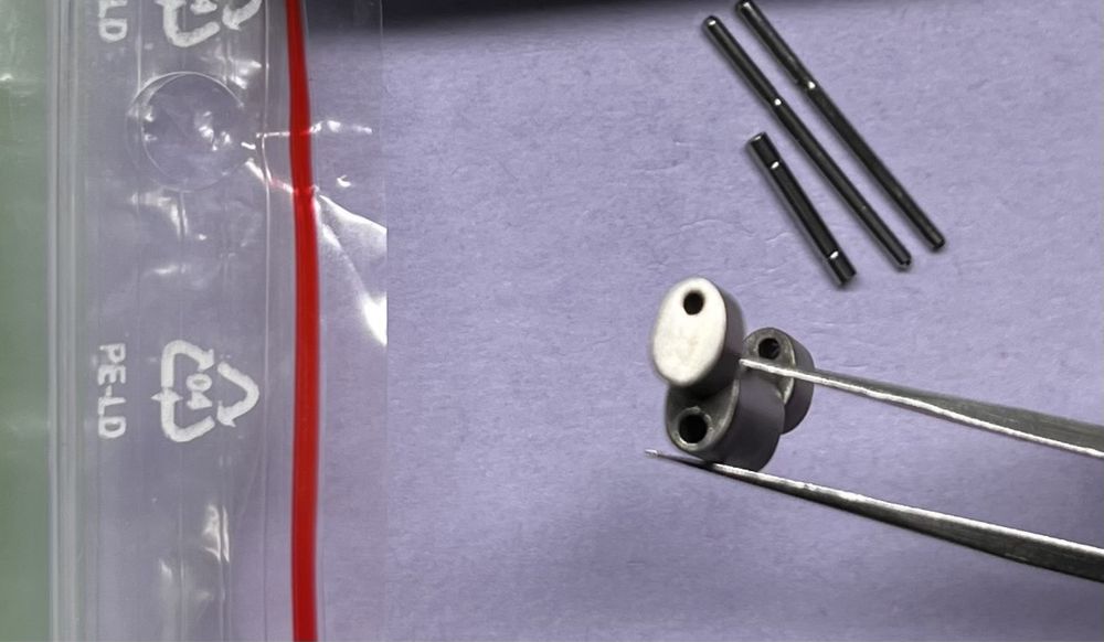 Omega 114TI1610 ogniwo tytanowe Seamaster