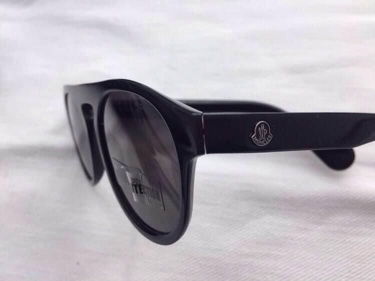 óculos de sol Moncler novos