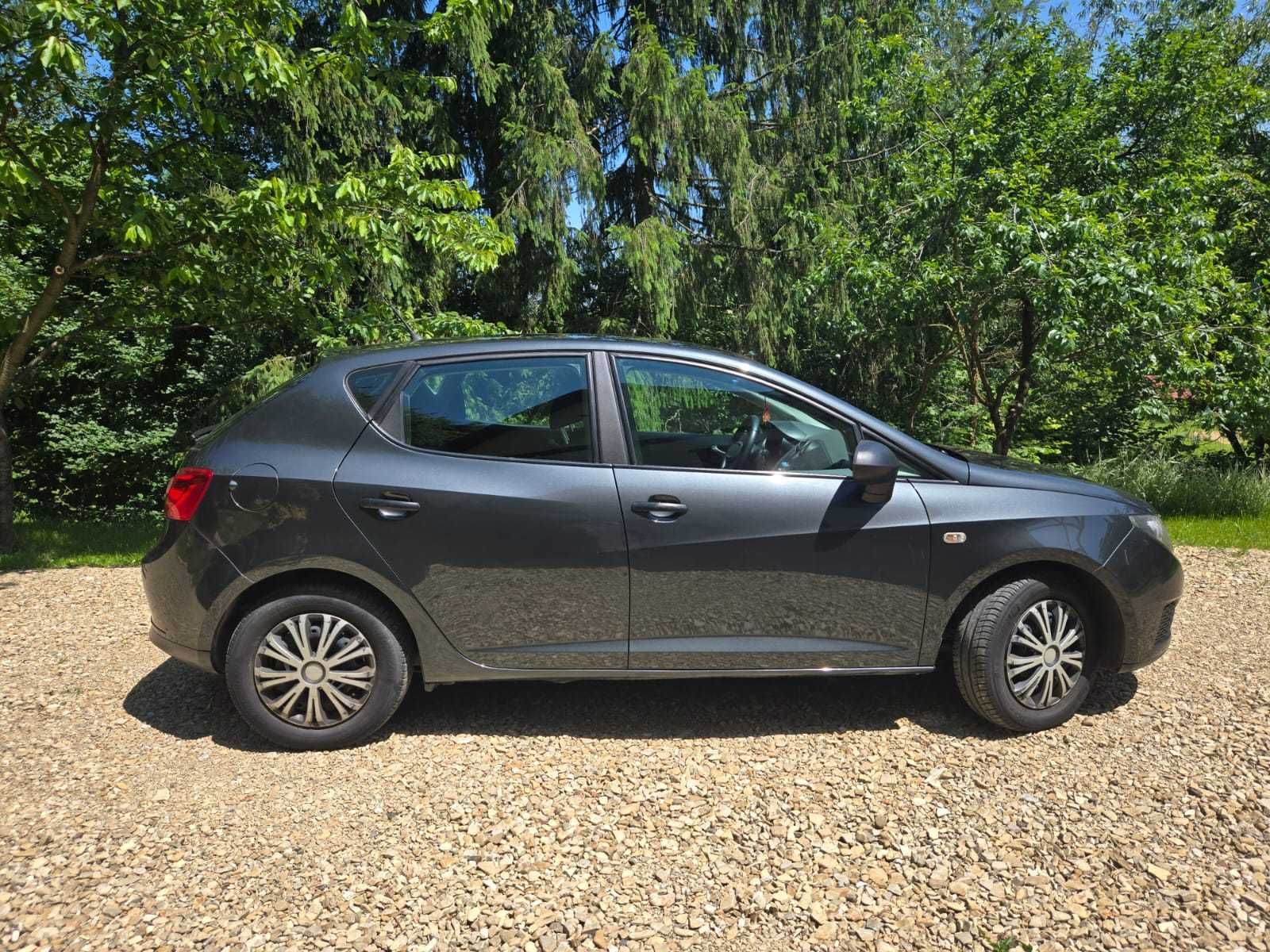 Seat Ibiza 2010 r. 1,4 benz.
