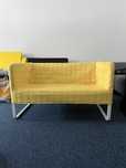 Żółta sofa Knopparp