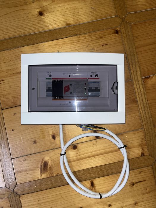 Щит автоматичного вводу резерву (АВР), інвертор, акумулятор, инвертор