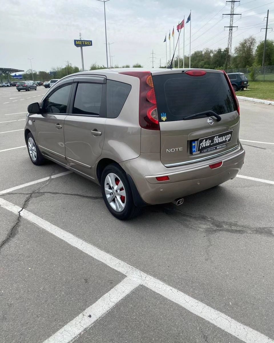 Nissan Note автомат