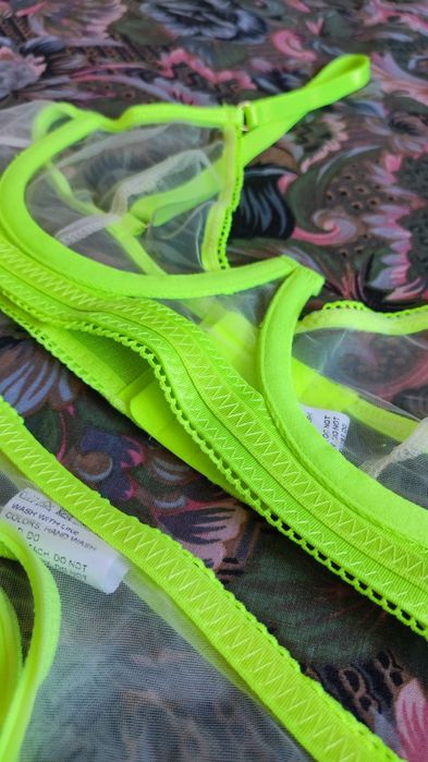 Шикарний неоновий комплект білизни