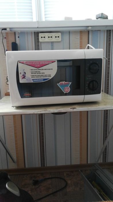 Микроволновая печь DAEWOO.Б/у.Механика.800 вт.
