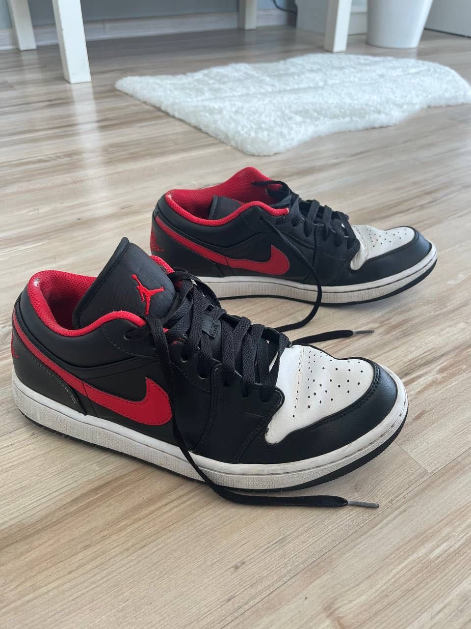 Nike Air Jordan 1 low czerwony swoosh