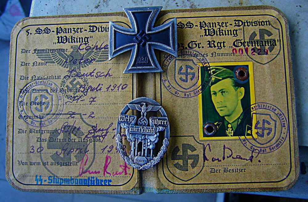 Legitymacja Majora Dywizji Wiking SS 1943r+ Żelazny Krzyż + Odznaka