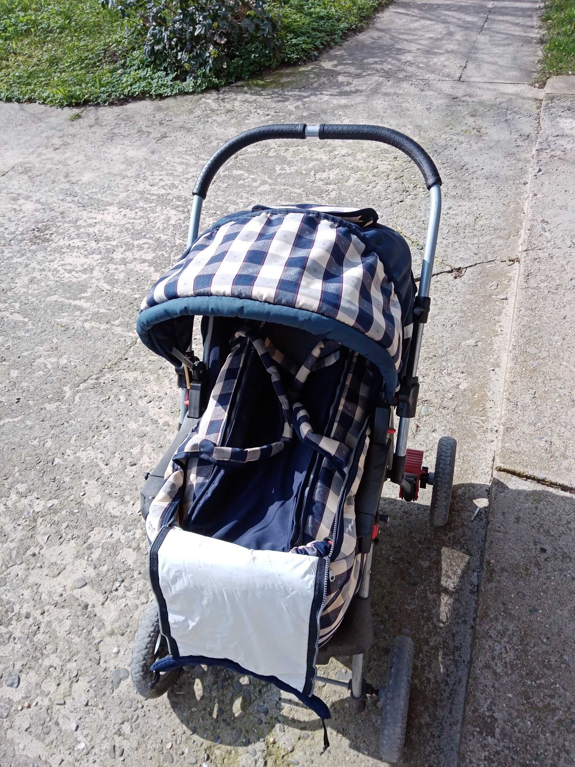 Wózek dziecięcy dla niemowlaka z gondolą jak i spacerówka 2w1