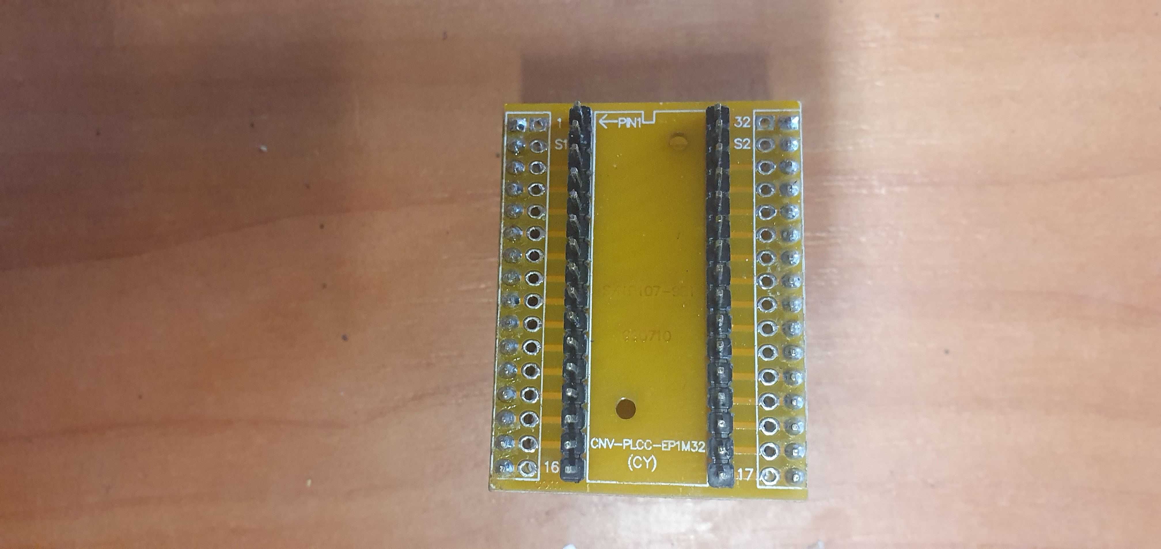 Adapter CNV-PLCC-EP1M32  PLCC32 do DIP28 adapter programatora PLCC32