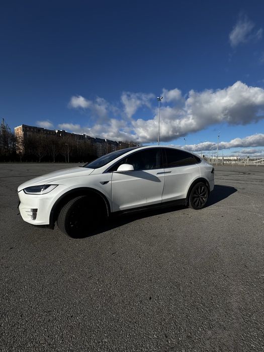 Tesla Model X 2020