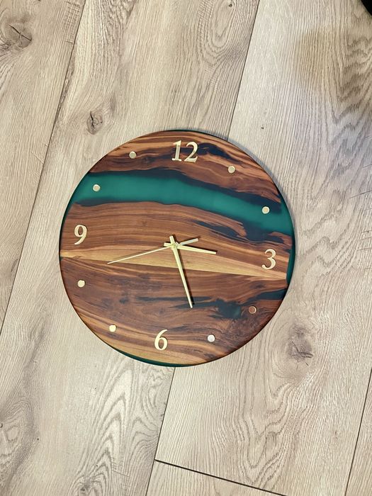 Zegar ścienny•duży 35cm srednicy•recznie robiony•drewno plus żywica