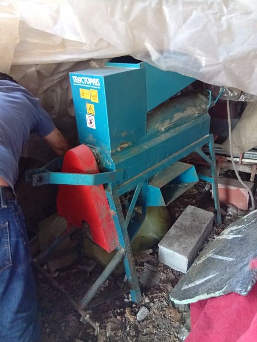 Malhadora/malhadeira/debulhadora de milho