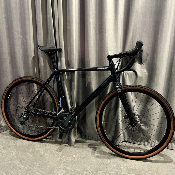 Велосипед гравійник Orbea Vector 28 Tiagra