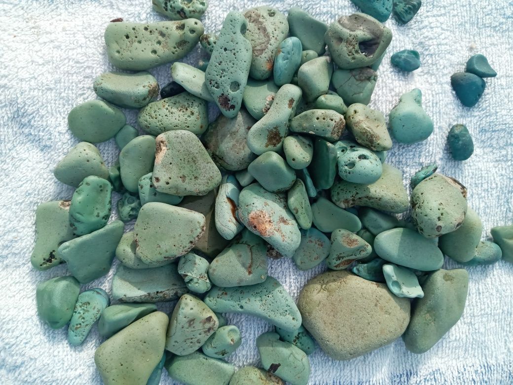 Морські камінчики бірюзового кольору
