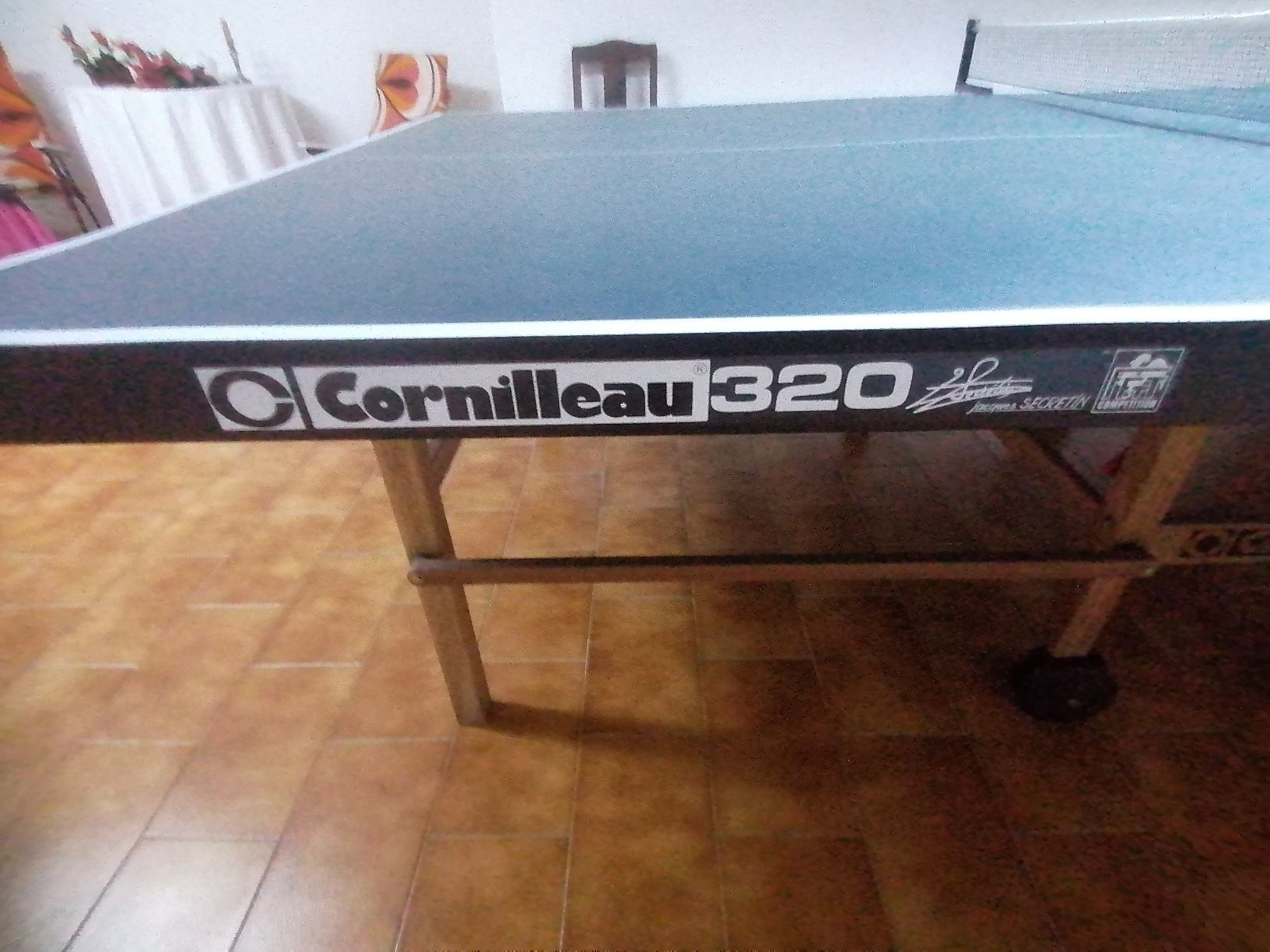 Mesa Cornilleau 320