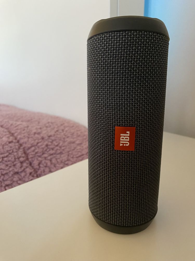 Coluna JBL flip essential