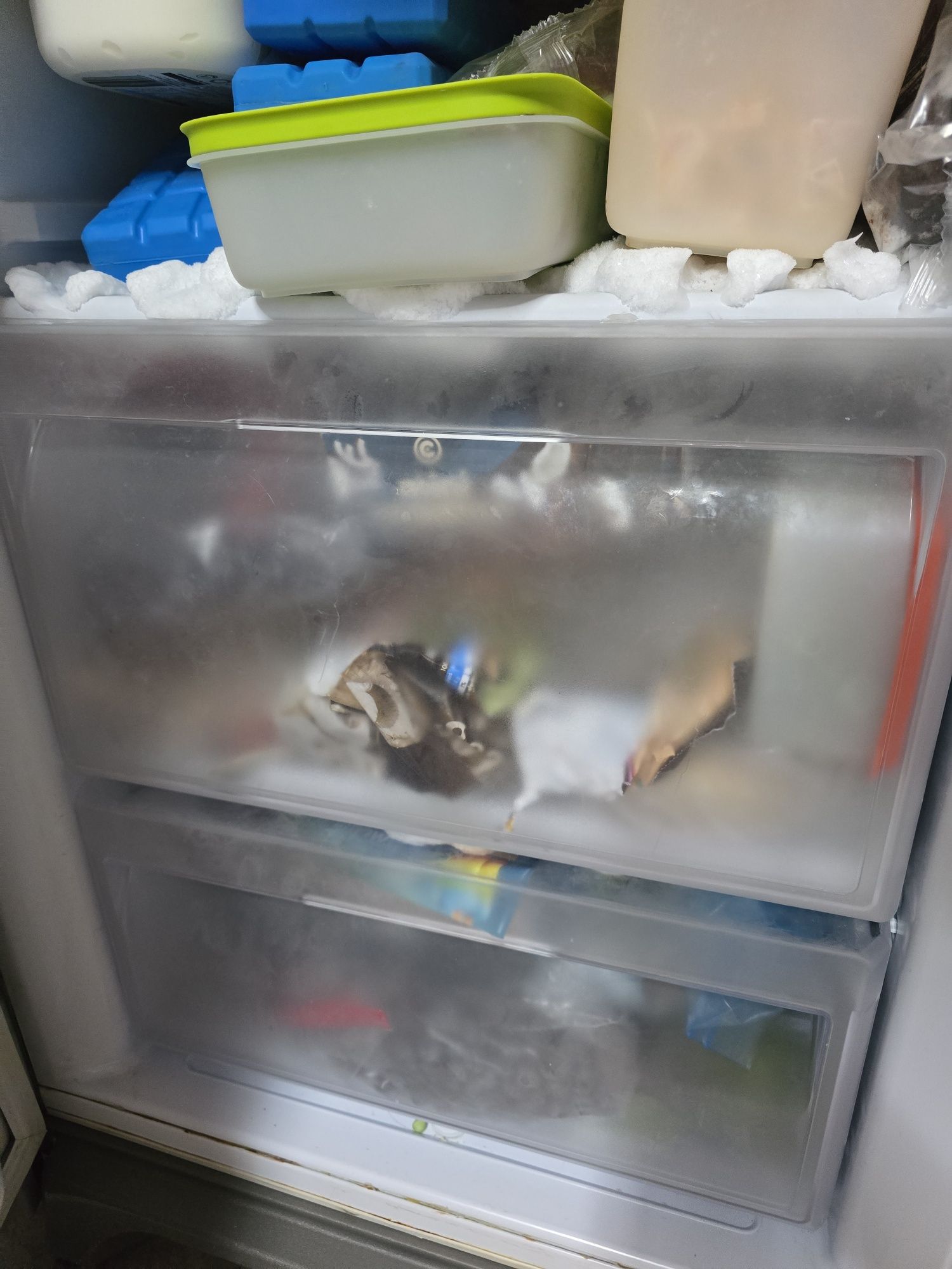 Vendo frigorífico Hotpoint em bom estado