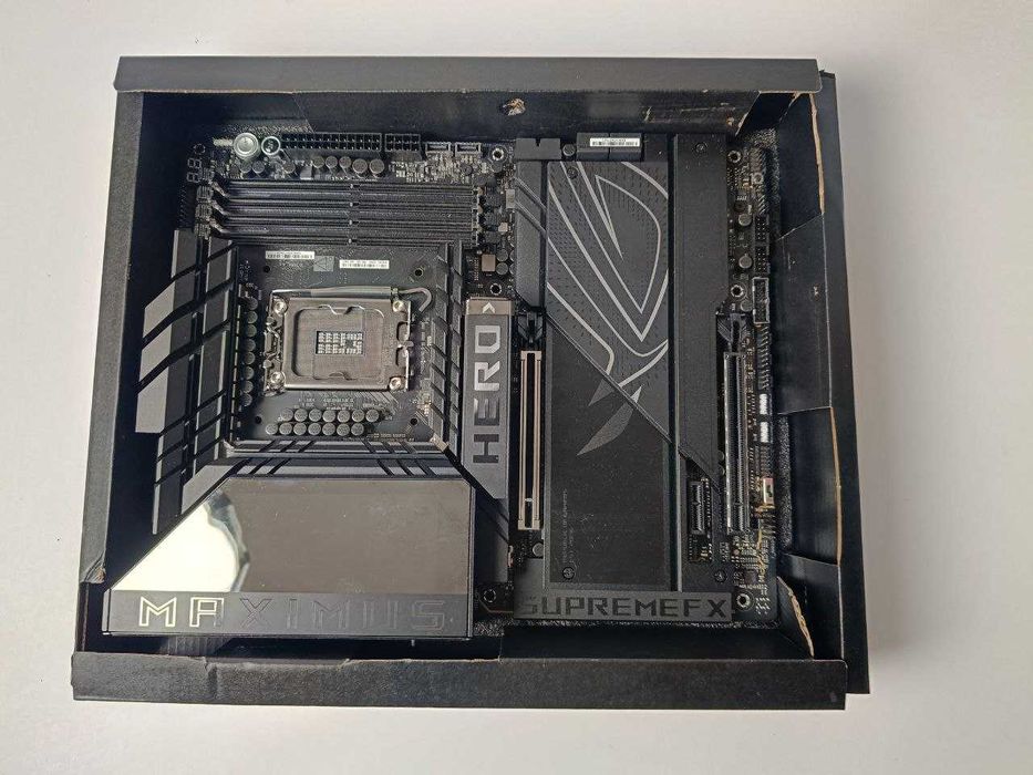 ASUS ROG MAXIMUS Z890 HERO – płyta główna LGA1851 jak nowa