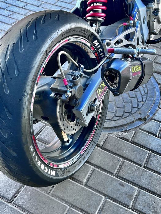 Продам. Honda hornet 600f2