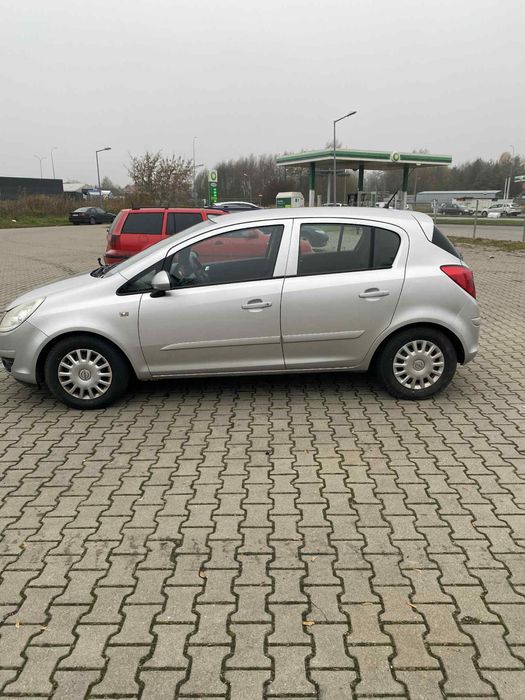 Opel corsa D 1.2 benzyna