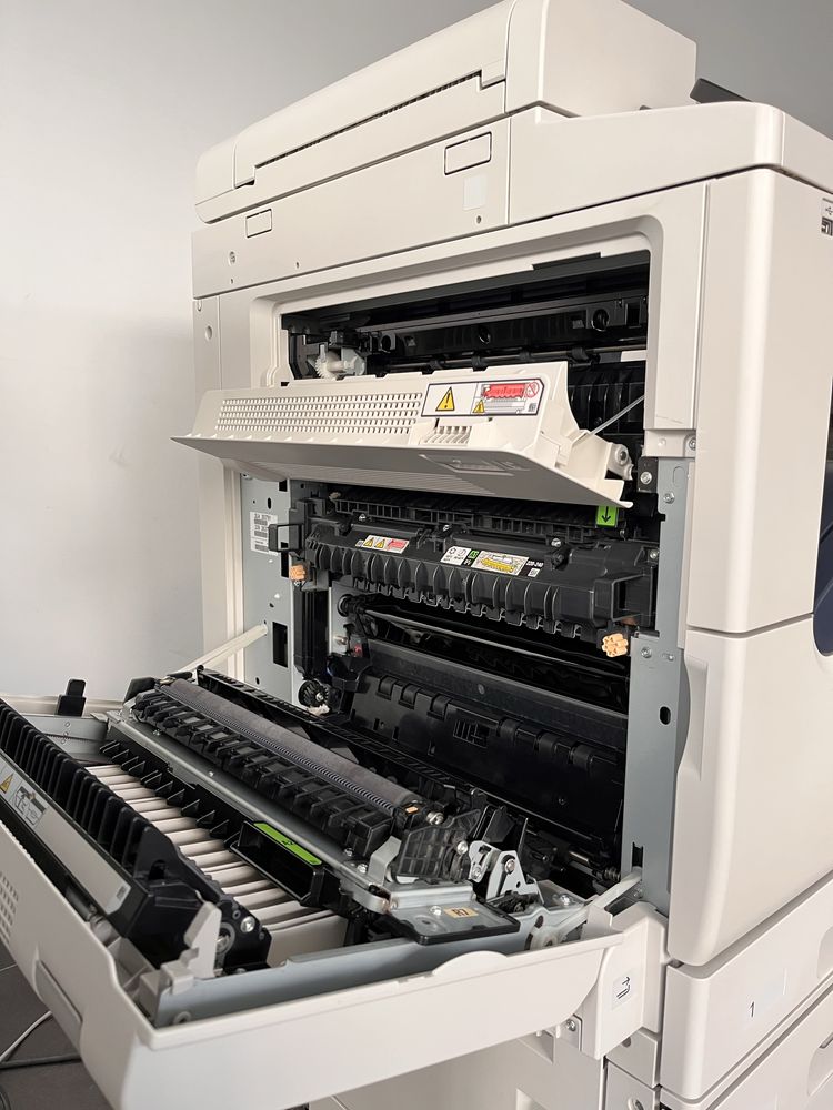 Impressosa Xerox Versalink C7020/C7025 Usada em Estado como Novo