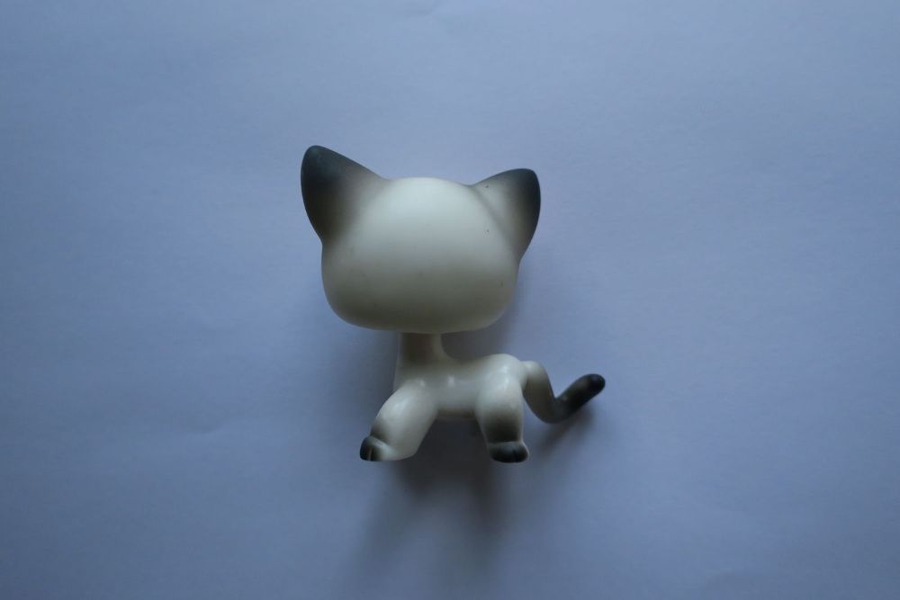 Lps biało-szary kotek shorthair littlest pet shop kot