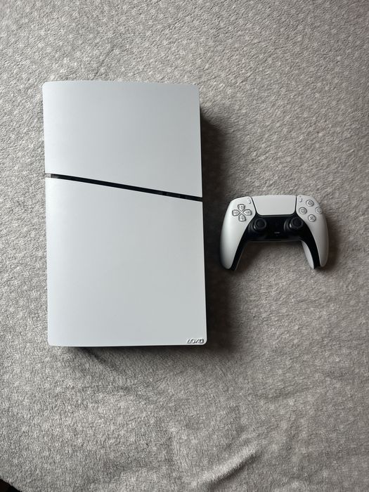 PS5 Digital 825 GB - 2 meses de uso