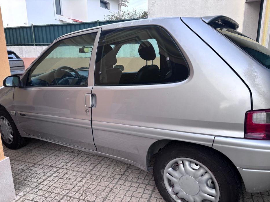Carro Citroen saxo 2001