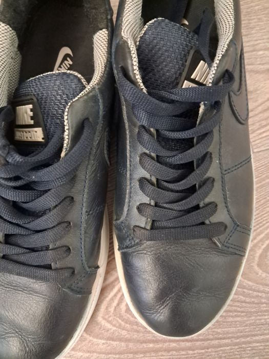 Кеди Nike темно-синього кольору 39 розмір