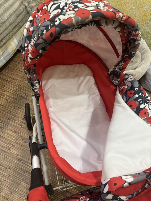 Коляска для кукол