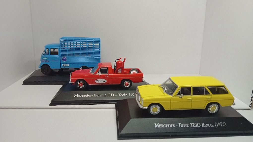 3 miniaturas mercedes 1/43 (15€ cada)