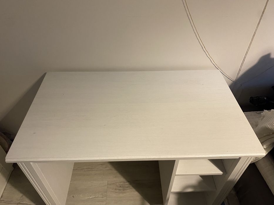 Małe biurko IKEA BRUSALI