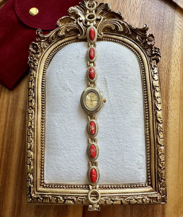 Stylowy zegarek damski