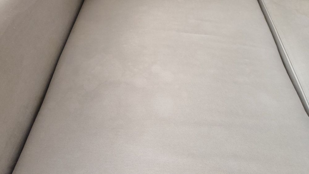 Sofá-cama com chaise longue e arrumação