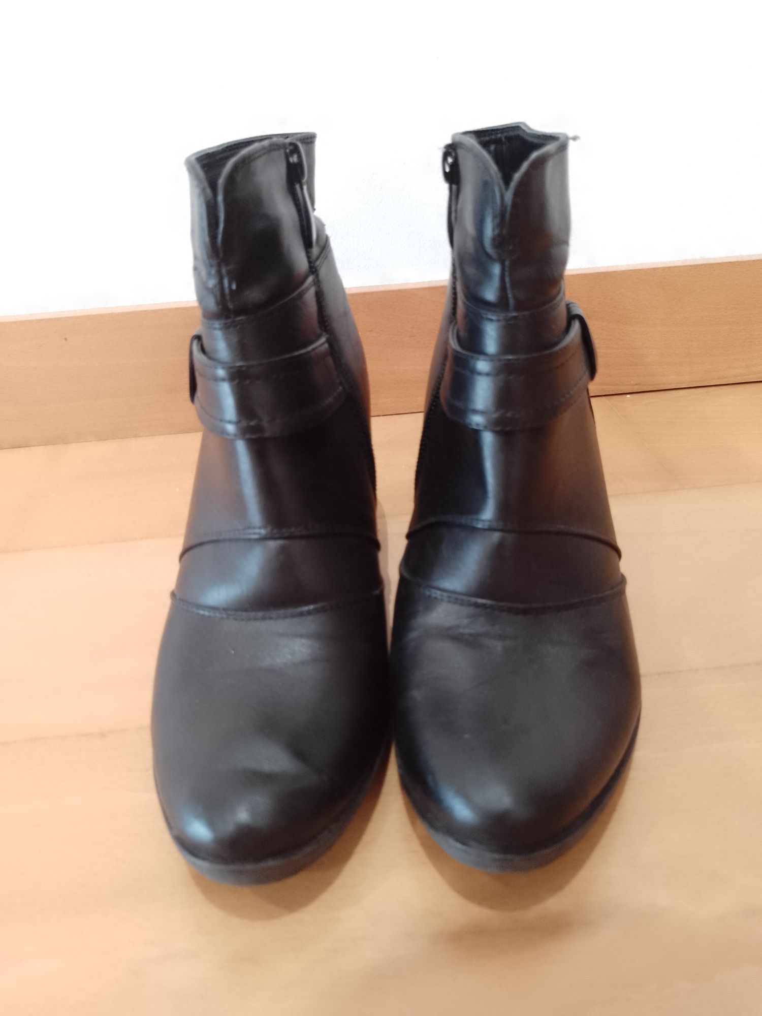 Botins tamanho 35