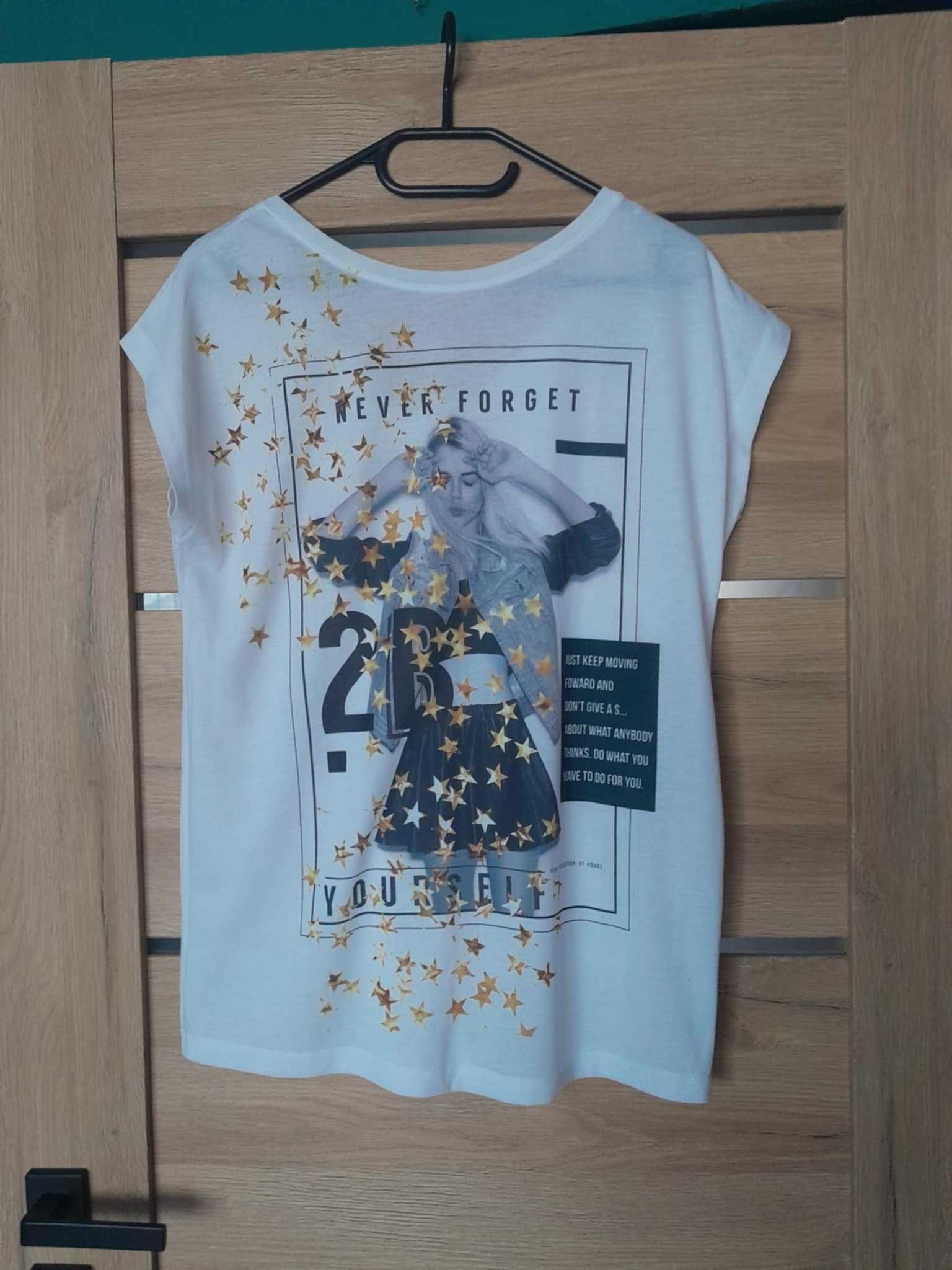 biały tshirt z wzorem