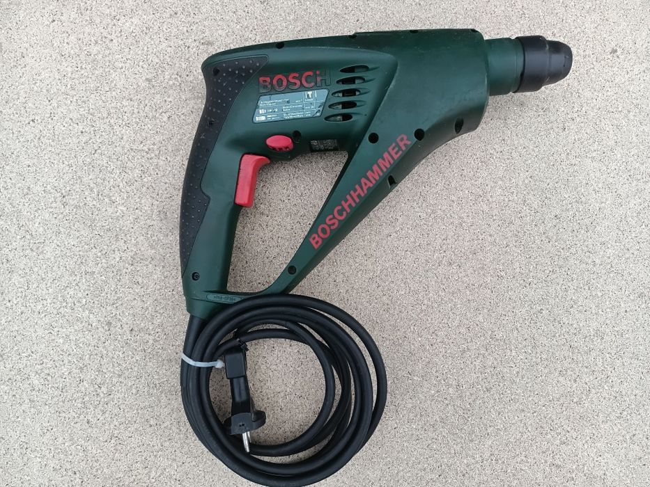 Перфоратор - дрель Bosch.
