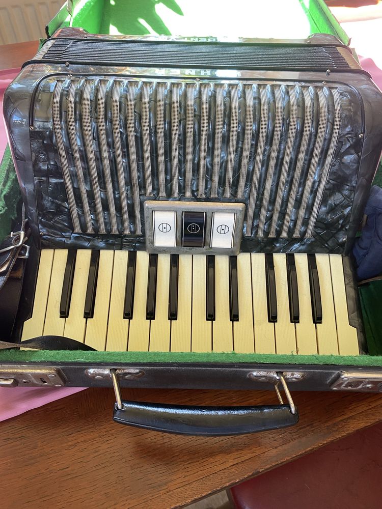 Akordeon hohner student vm 48basow