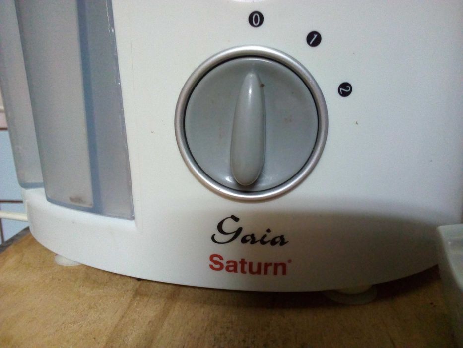 Продам электрическую соковыжималку, использовалась два раза.