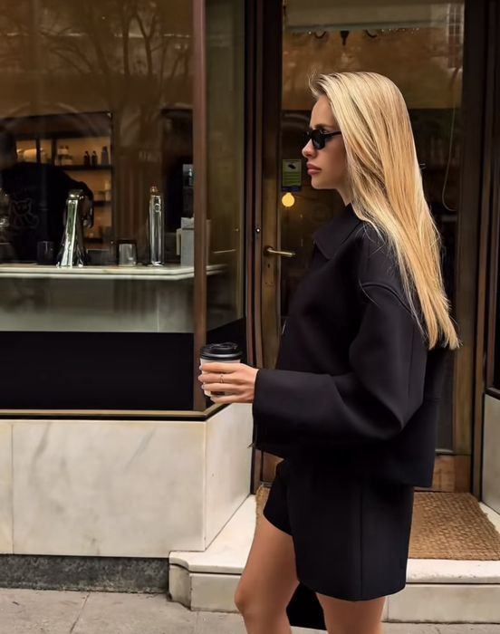 Жіночий бомбер на змійці , піджаки