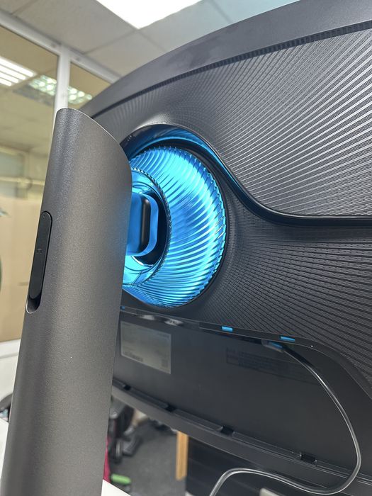 Samsung Odyssey G7 32" 1440p Qled Curved Monitor 240Hz 1ms