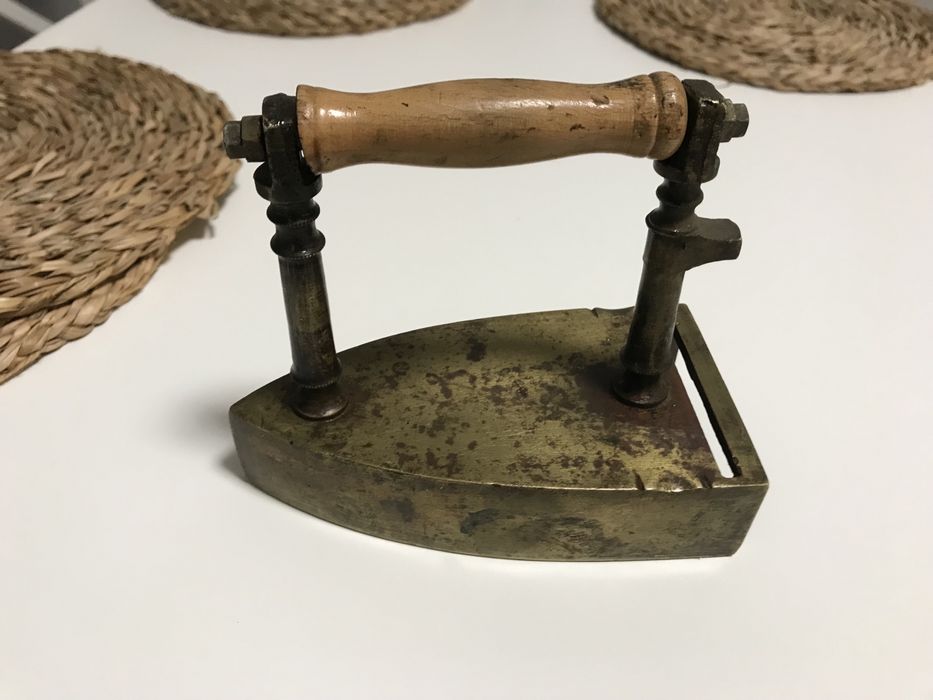 Stare zelazko z mosiadzu