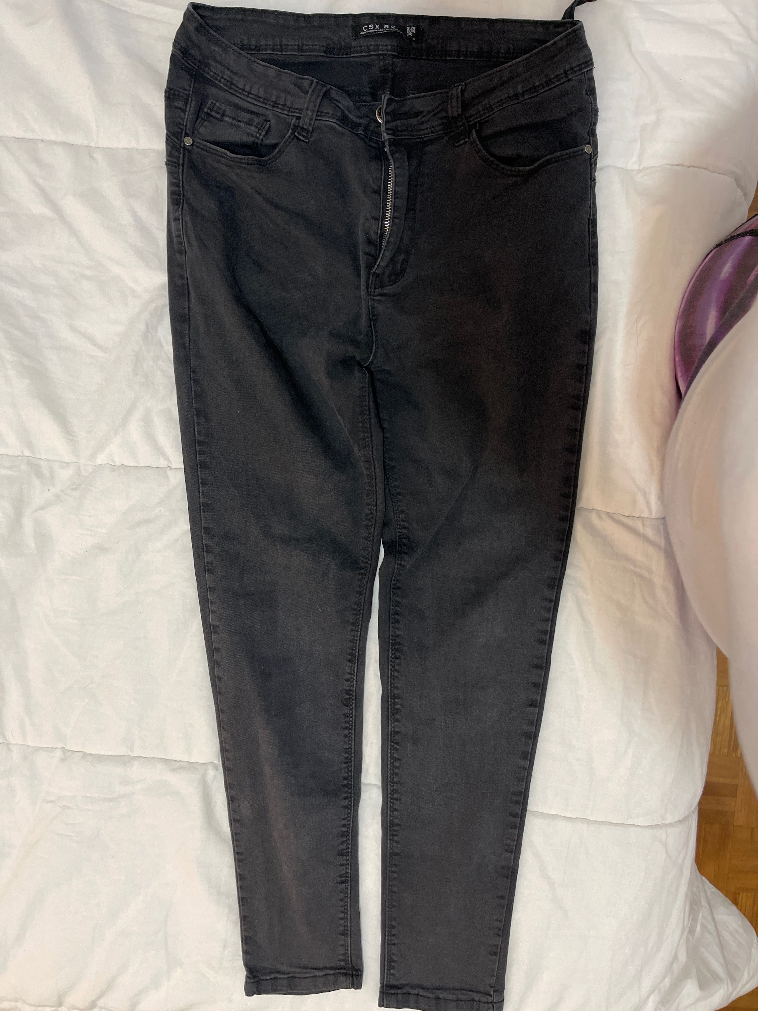 Roupa usada em muito bom estado