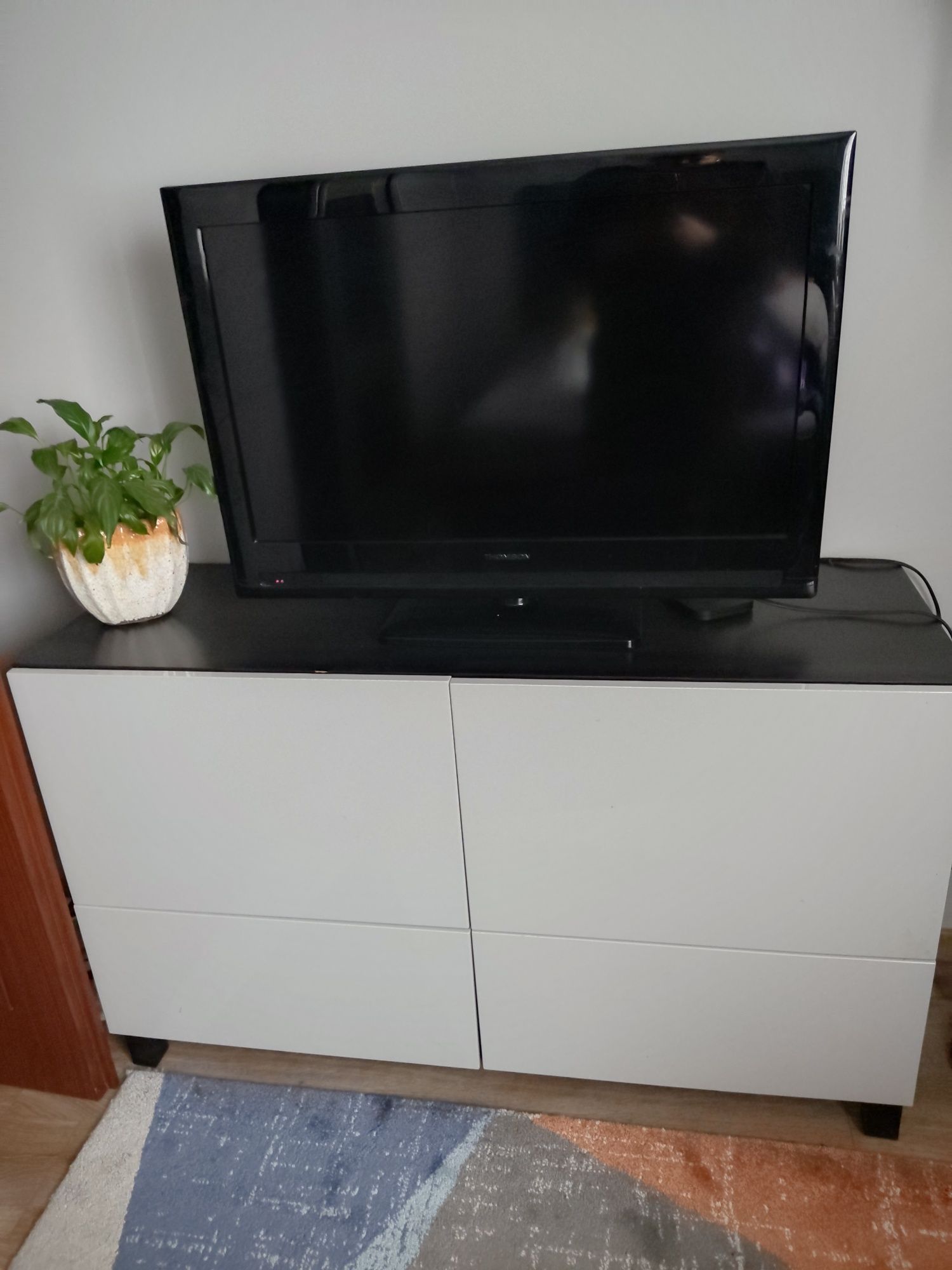 Szafka pod TV Ikea besta i bieliźniarka besta