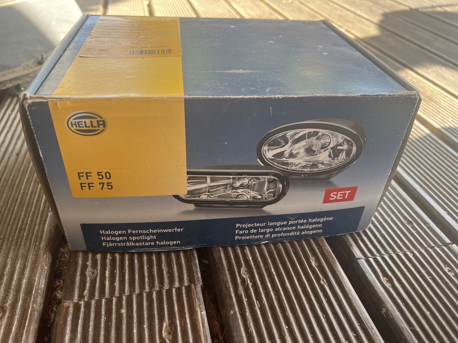 Faróis de nevoeiro FF 75 Hella