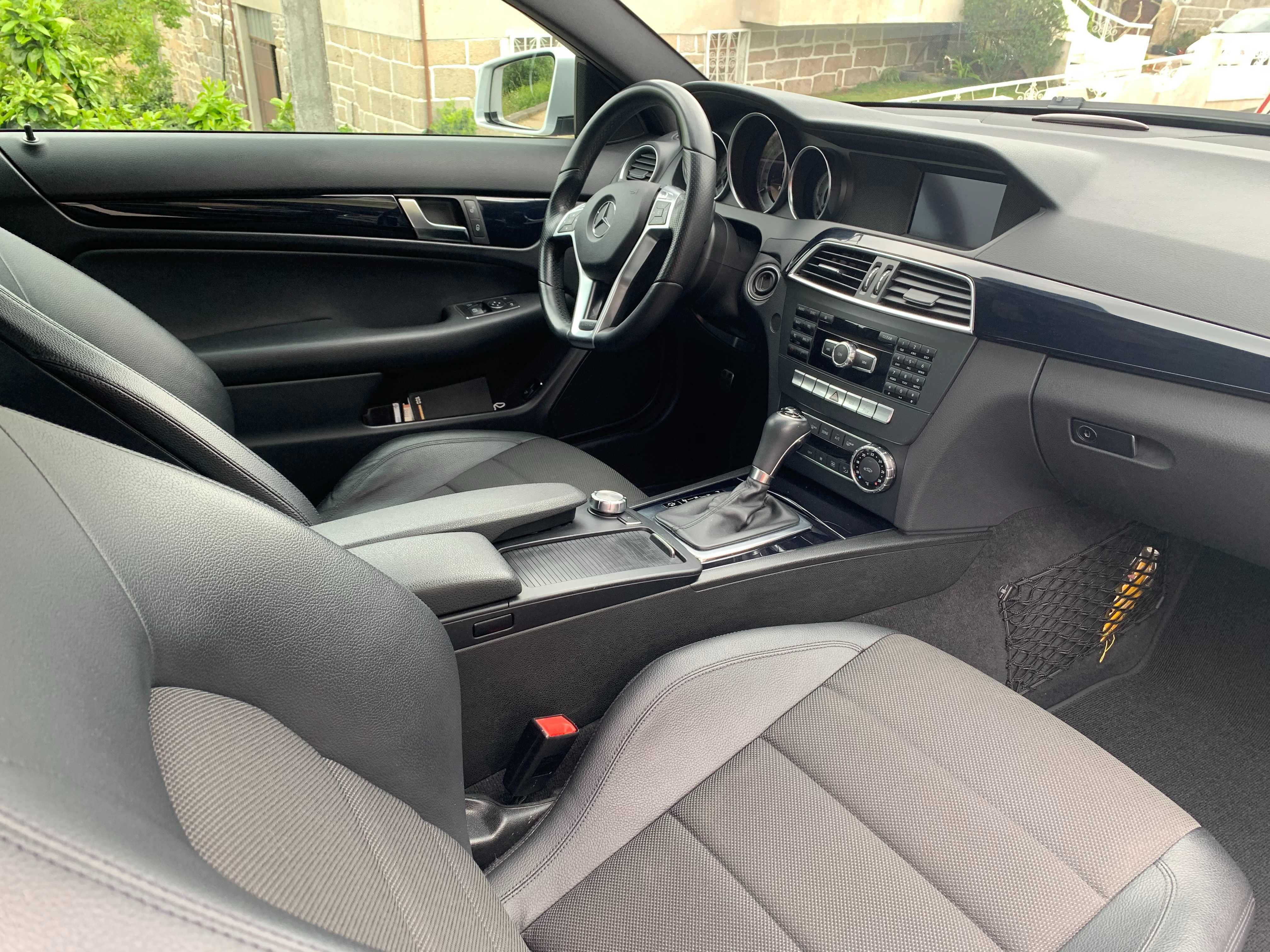 Mercedes-Benz C220 Coupé AMG | Nacional | 168.835km | Impecável