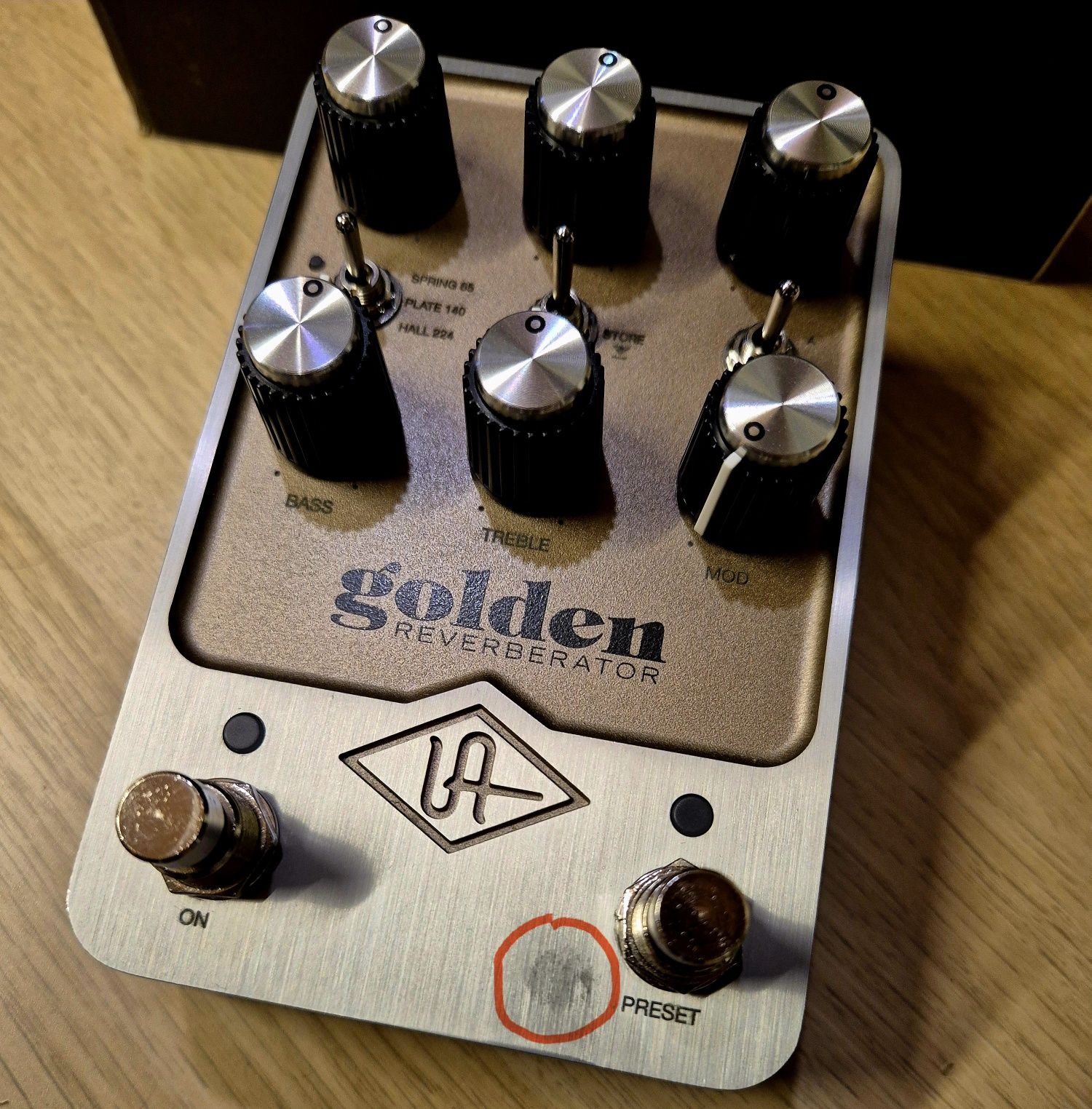 Universal Audio UAFX Golden Reverberator