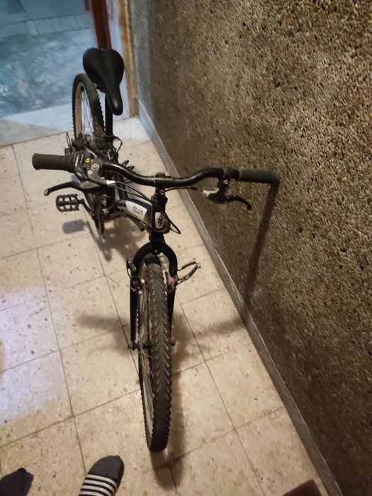 Bicicleta B'TWIN 24" - Preta - reparacao recomendada