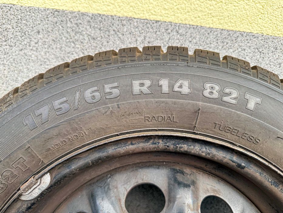 Opony zimowe Taurus z felgami 14 cali R14 175/65