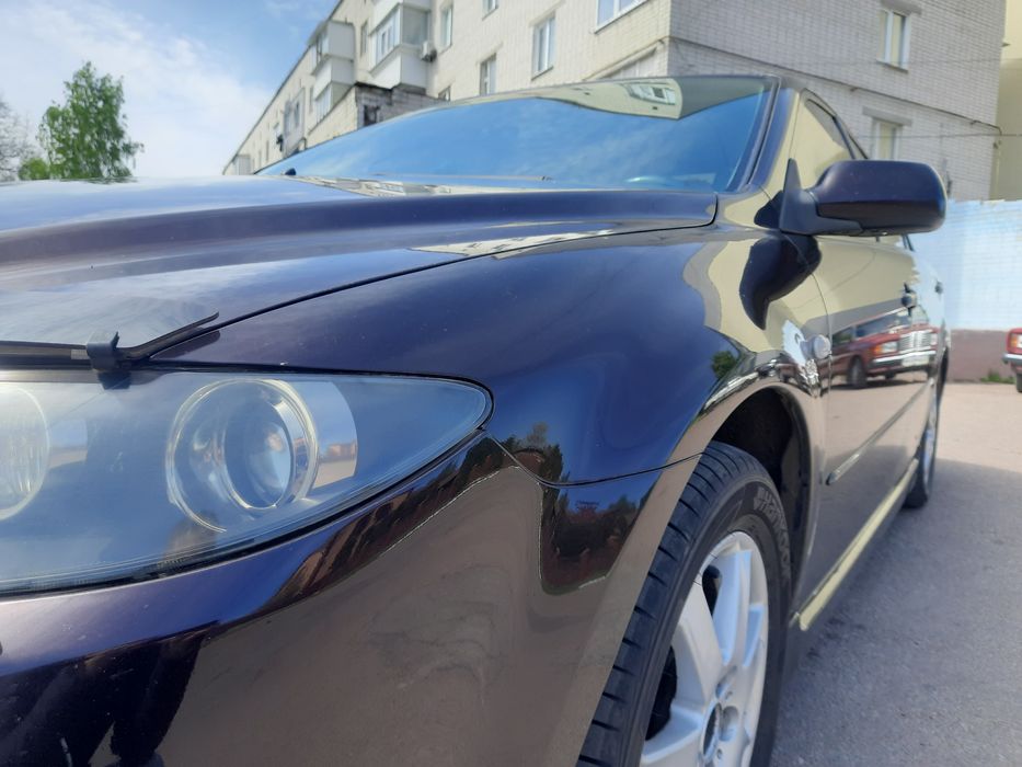 Автомобіль мазда