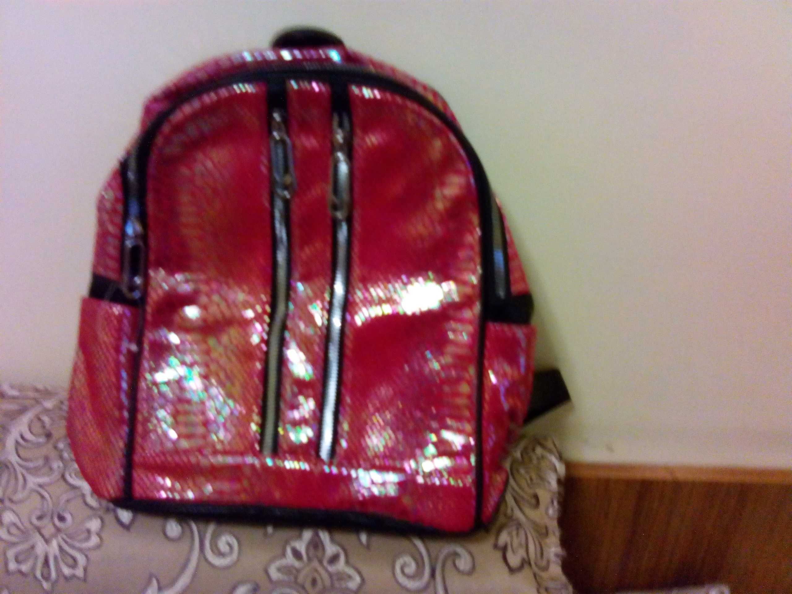 Рюкзак красный новый